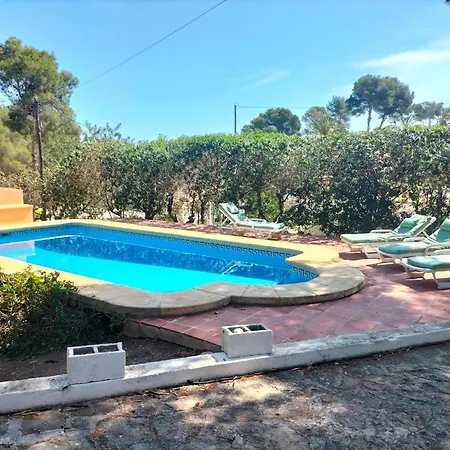 Poppy Javea